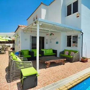 https://villa-julia-5-mins-to-nissi-beach.hotelsatayianapa.com